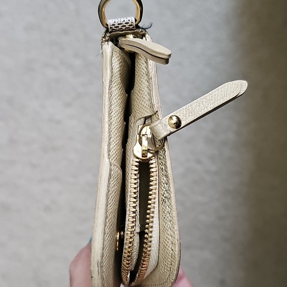 Louis Vuitton Damier Wallet - Picture 3 of 6